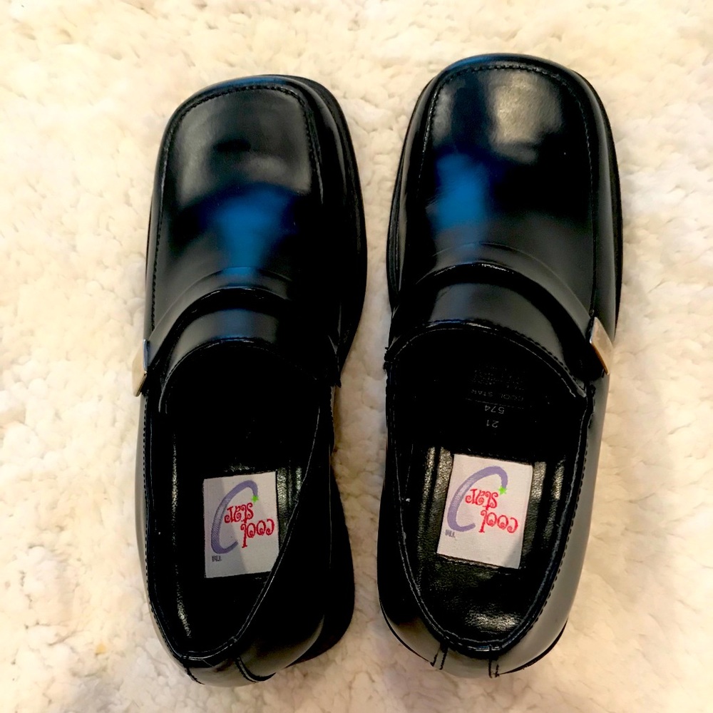Girls shoes